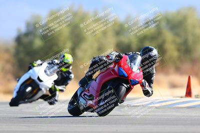 media/Jan-08-2022-SoCal Trackdays (Sat) [[1ec2777125]]/Turn 7 (1035am)/